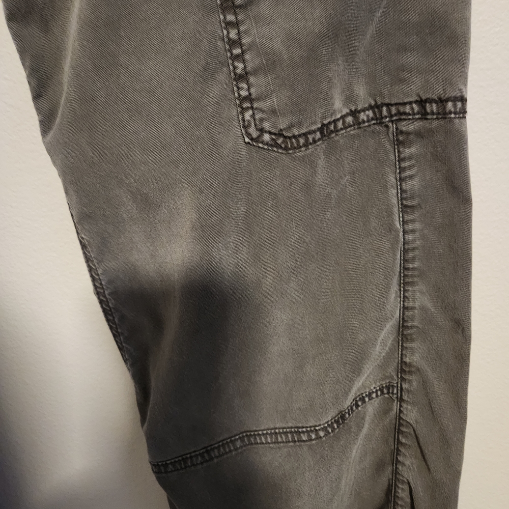 American Eagle Gray Wide Leg Cargo Pants Size 4 Women's Lyocell - Picture 6 of 11